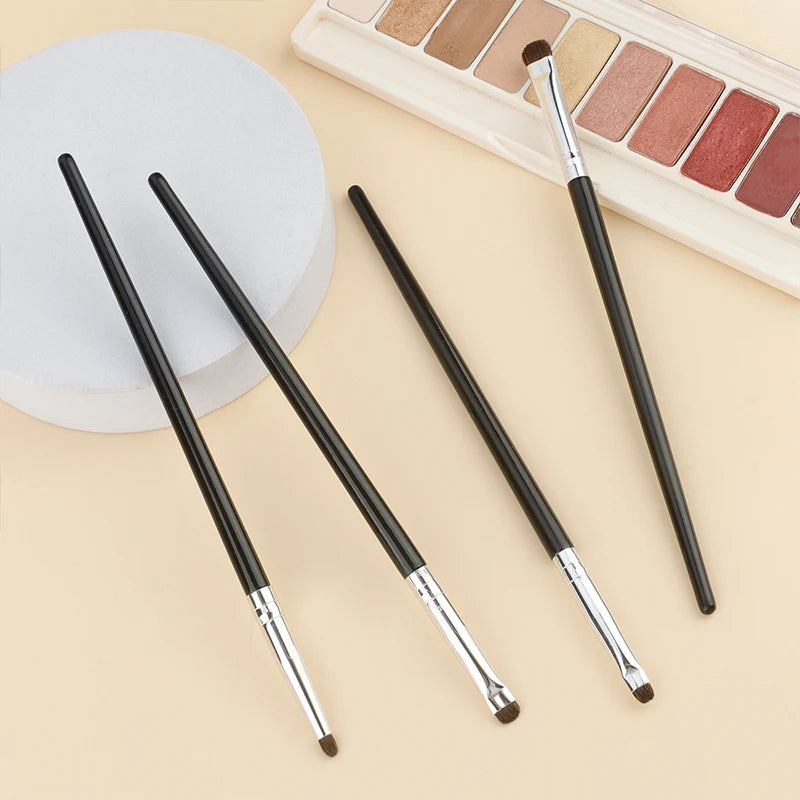 4pcs small eyeshadow brush Detail Makeup Brush Pony Hair Eye Makeup Eyeliner Brush Fine Smudge Concealer Portable Set